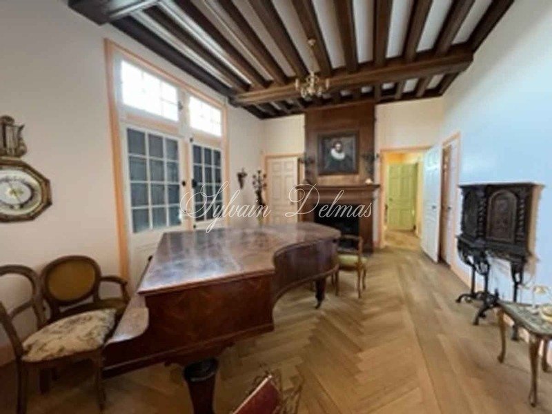 16 Room Property For Sale Near Amboise (37) - 5
