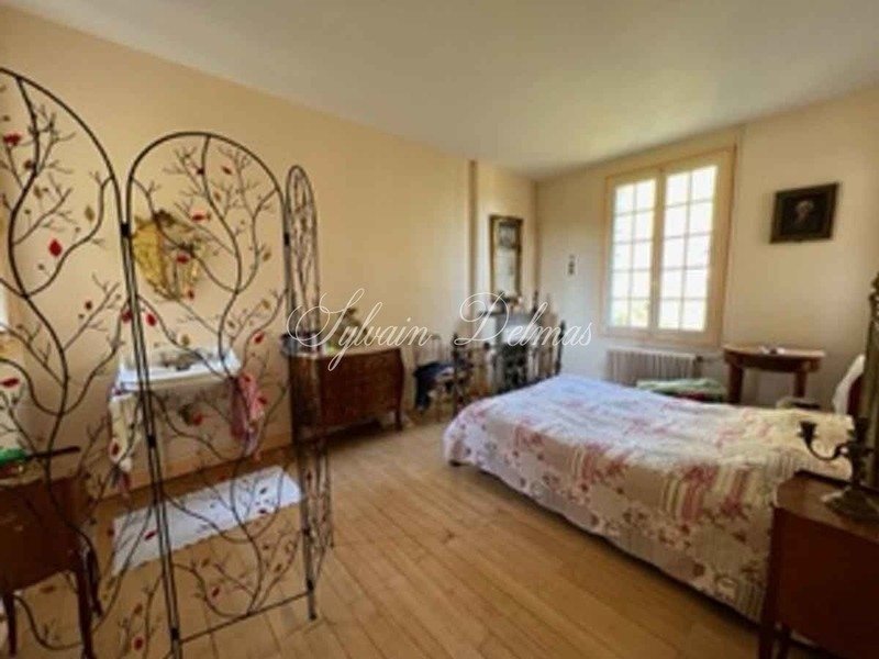 16 Room Property For Sale Near Amboise (37)
