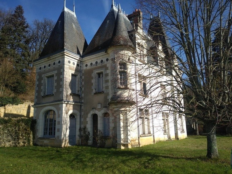 16 Room Property For Sale Near Amboise (37)