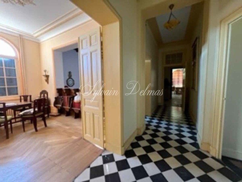 16 Room Property For Sale Near Amboise (37)