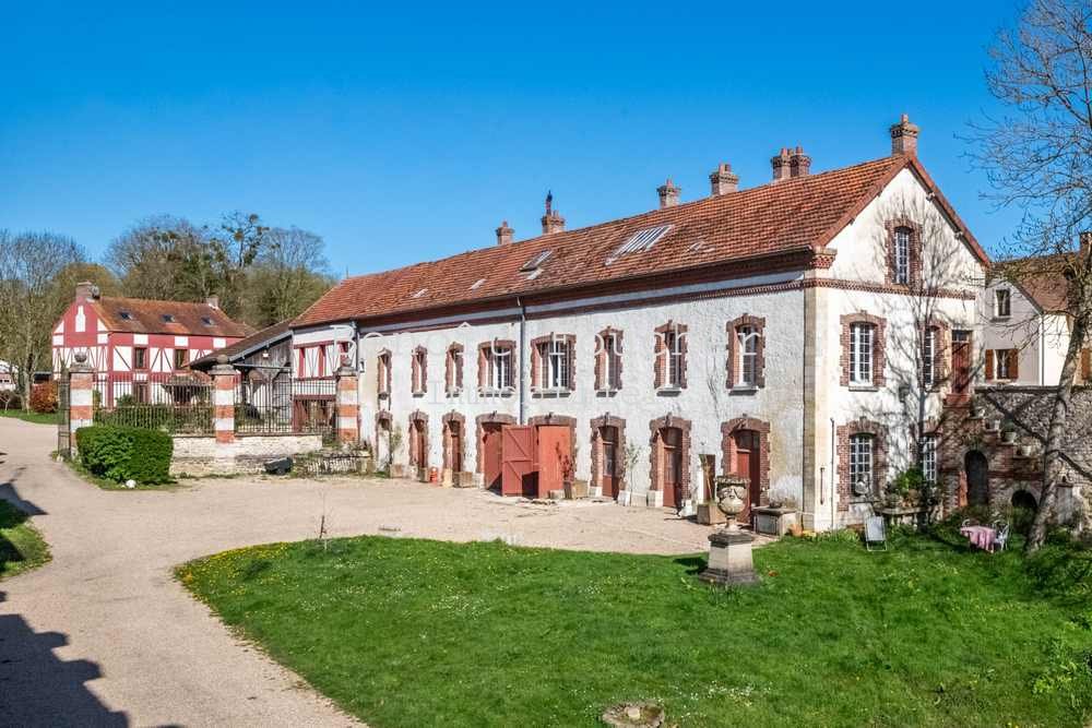 17th Century Castle And Outbuildings Already In Use 45 Minutes From Paris Vexin Regional Natural