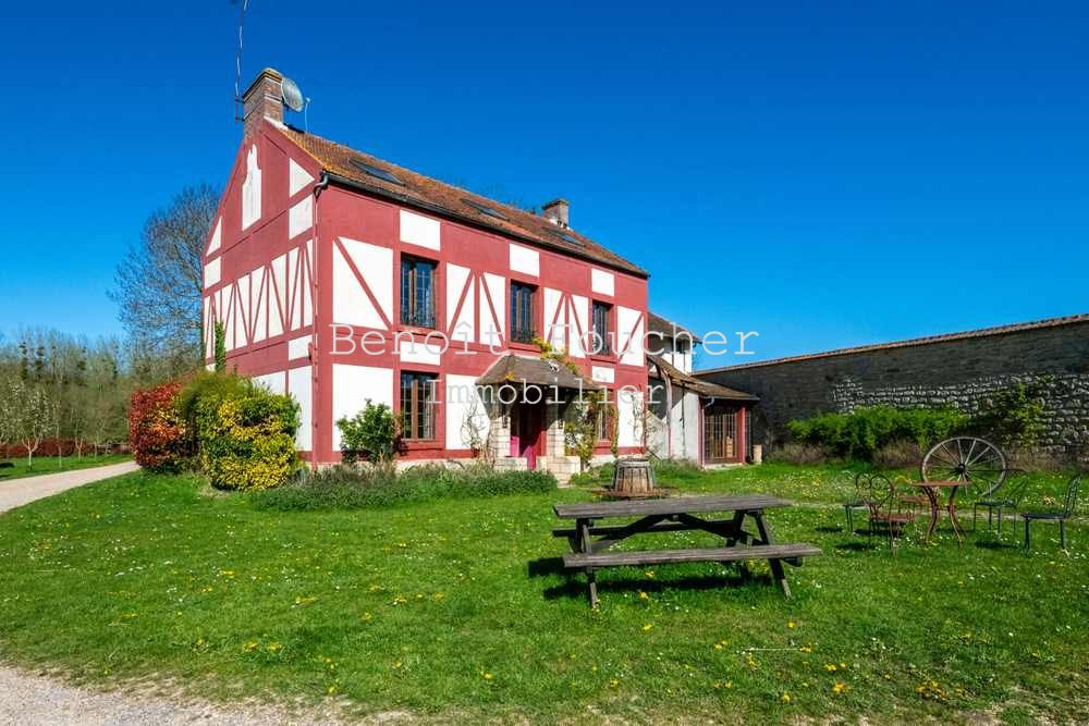 17th Century Castle And Outbuildings Already In Use 45 Minutes From Paris Vexin Regional Natural