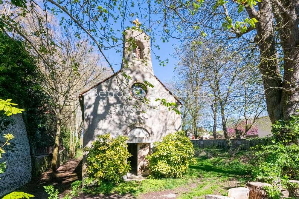 17th Century Castle And Outbuildings Already In Use 45 Minutes From Paris Vexin Regional Natural