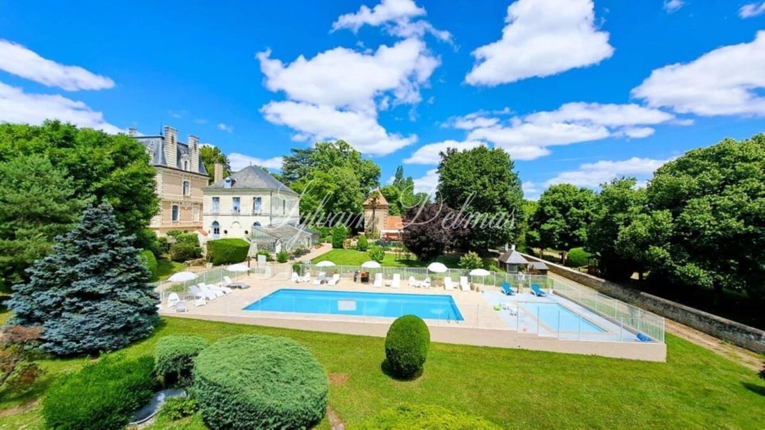 50 Room Property For Sale Near Tours (37)