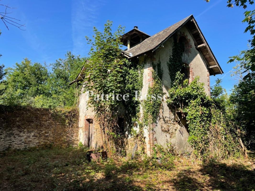 A 19th Century Chateau And Its Outbuildings, On 10 Hectare Grounds In The Natural And