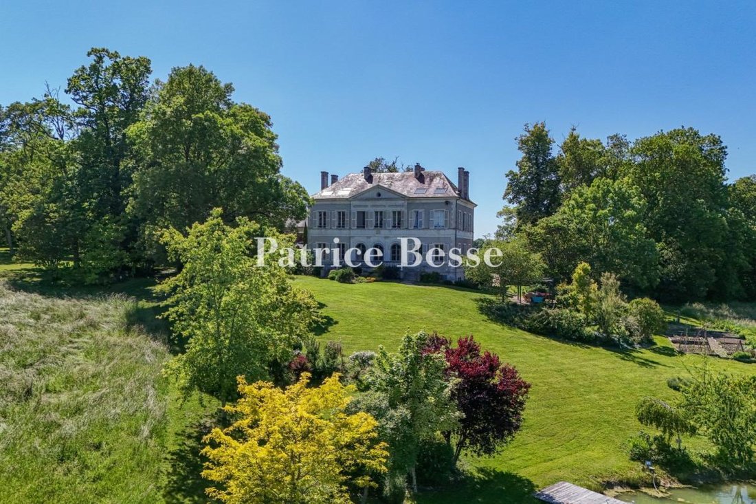 A 19th Century Chateau With Outbuildings And Equestrian Facilities, In A 20 Hectare Landscaped - 3