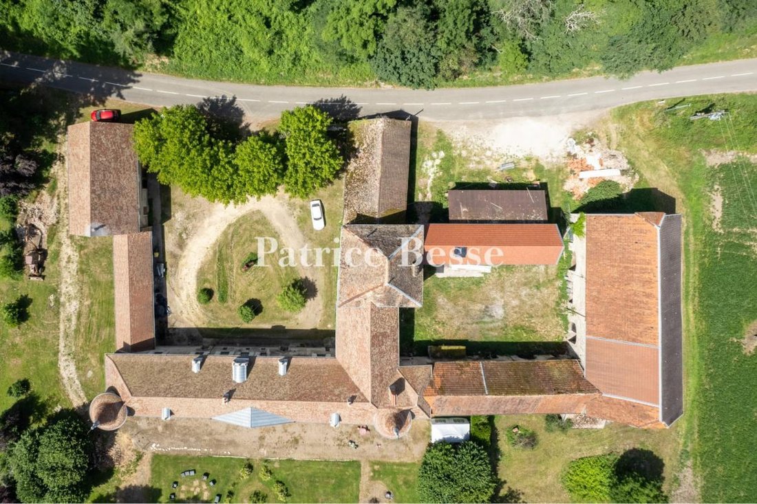 A Chateau From The 16th And 18th Centuries, With Its Outbuildings, Surrounded By 20 Hectares Of