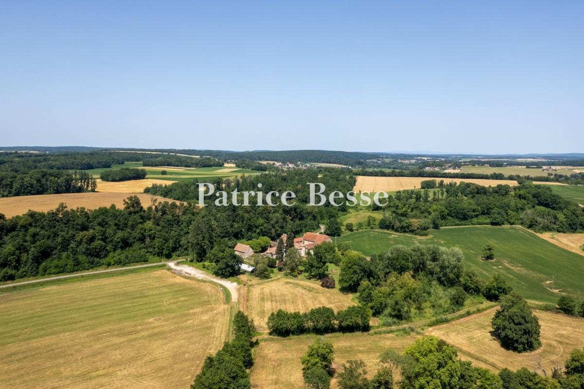A Chateau From The 16th And 18th Centuries, With Its Outbuildings, Surrounded By 20 Hectares Of