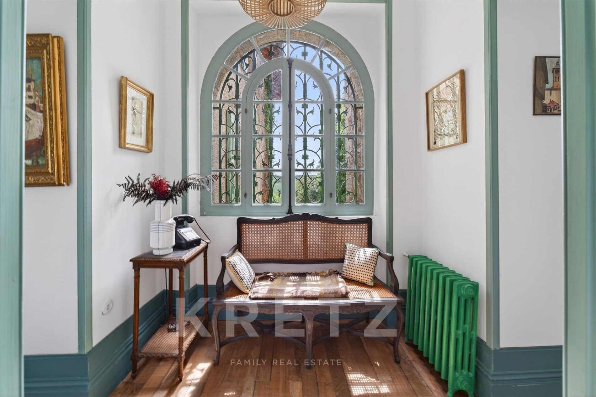A Château Reinvented In A Contemporary Loft Style