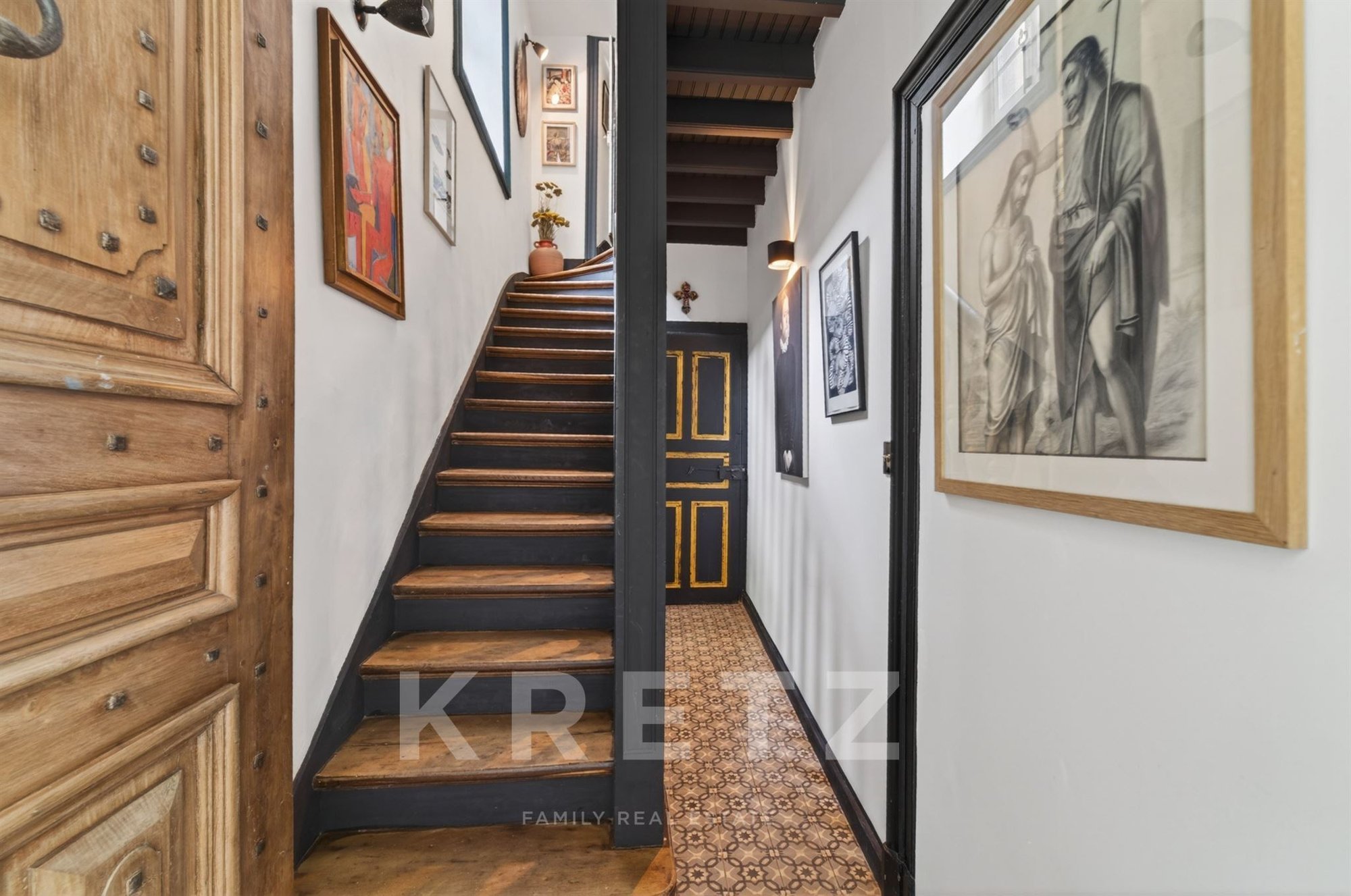 A Château Reinvented In A Contemporary Loft Style