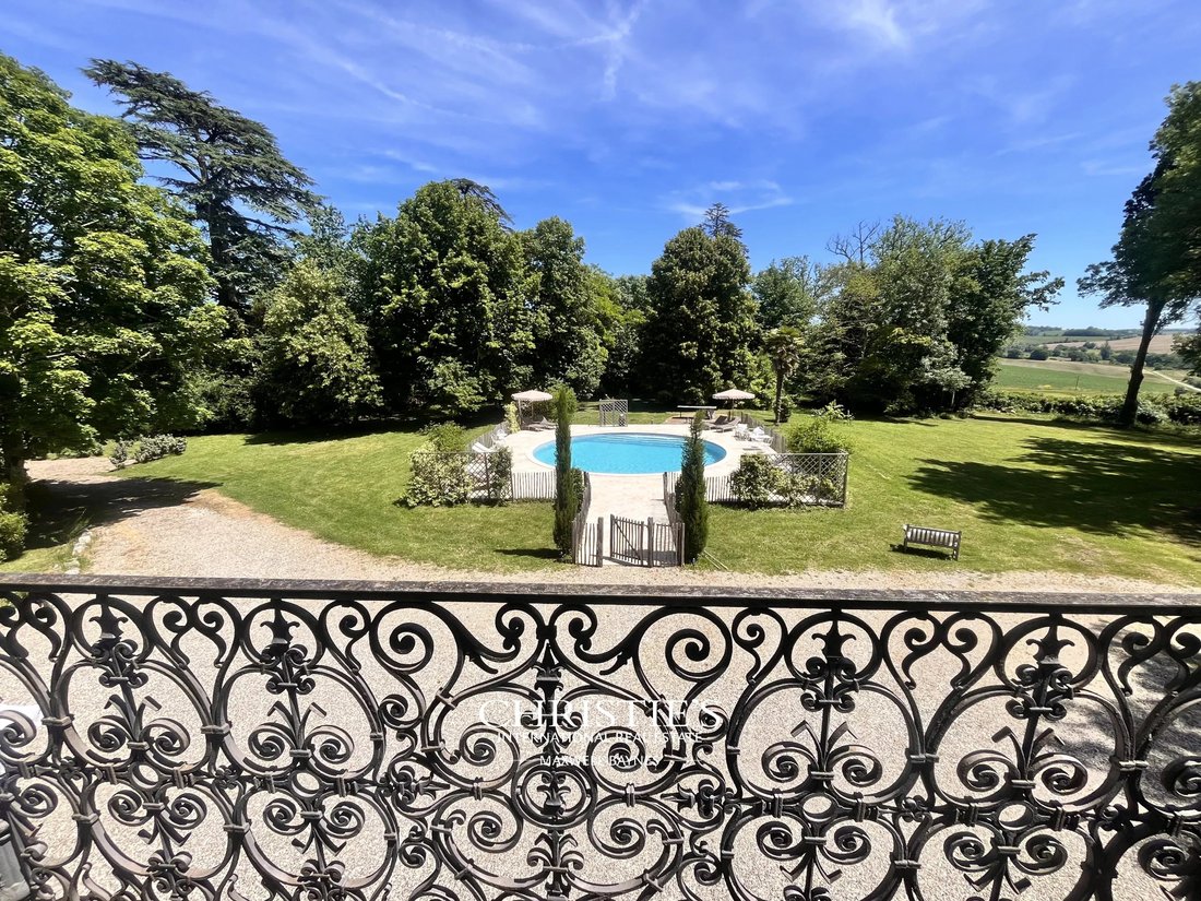 A Historic House With Elegantly Restored Interiors, In The Heart Of Gascony
