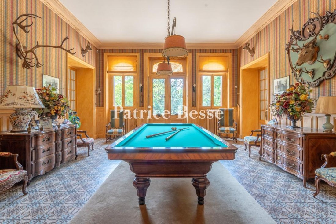 A Late 19th Century Chateau And Its Former Farm, Surrounded By Grounds And 140 Hectares Of - 5