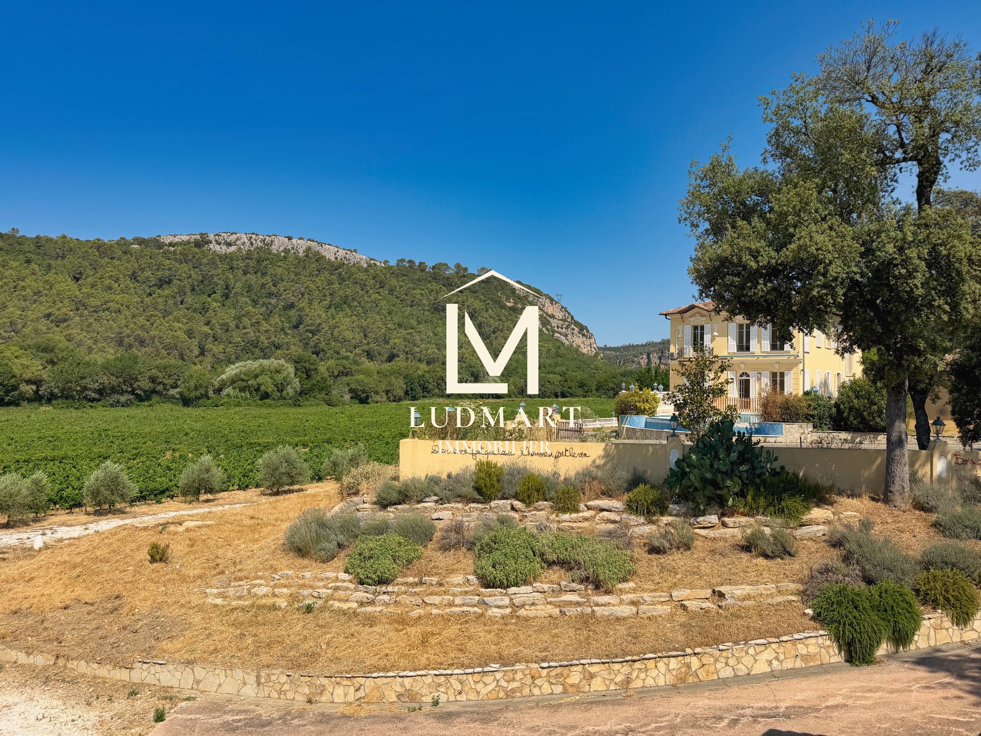 A Timeless Provençal Estate Combining Heritage, Vineyards And Exceptional Potential