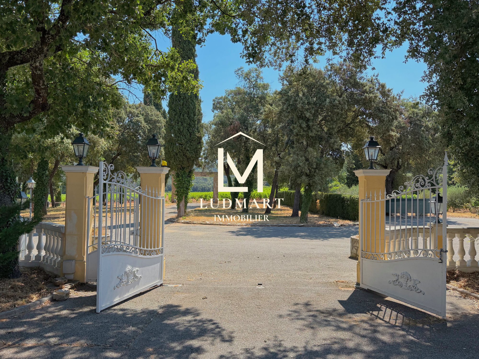 A Timeless Provençal Estate Combining Heritage, Vineyards And Exceptional Potential