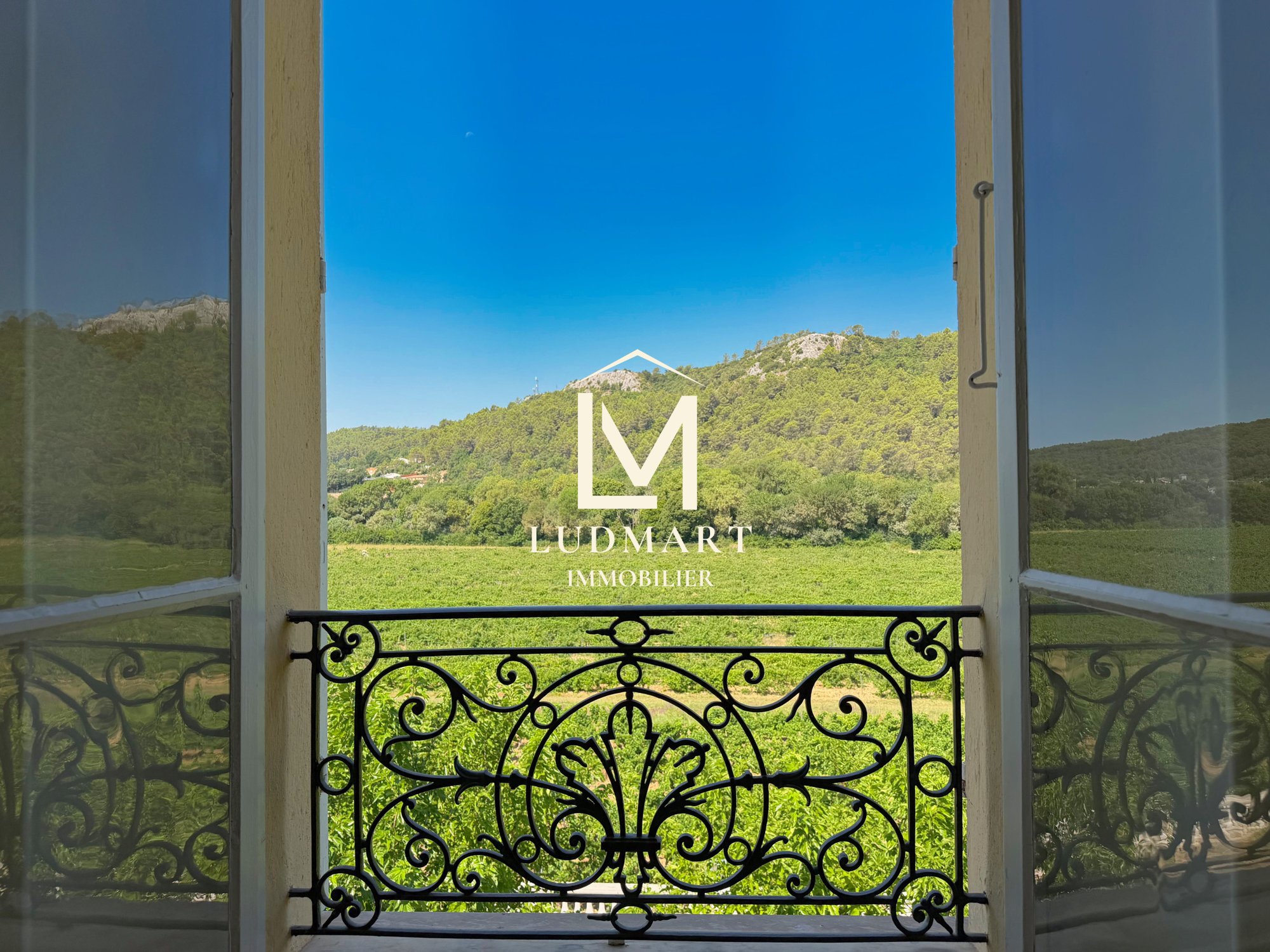 A Timeless Provençal Estate Combining Heritage, Vineyards And Exceptional Potential