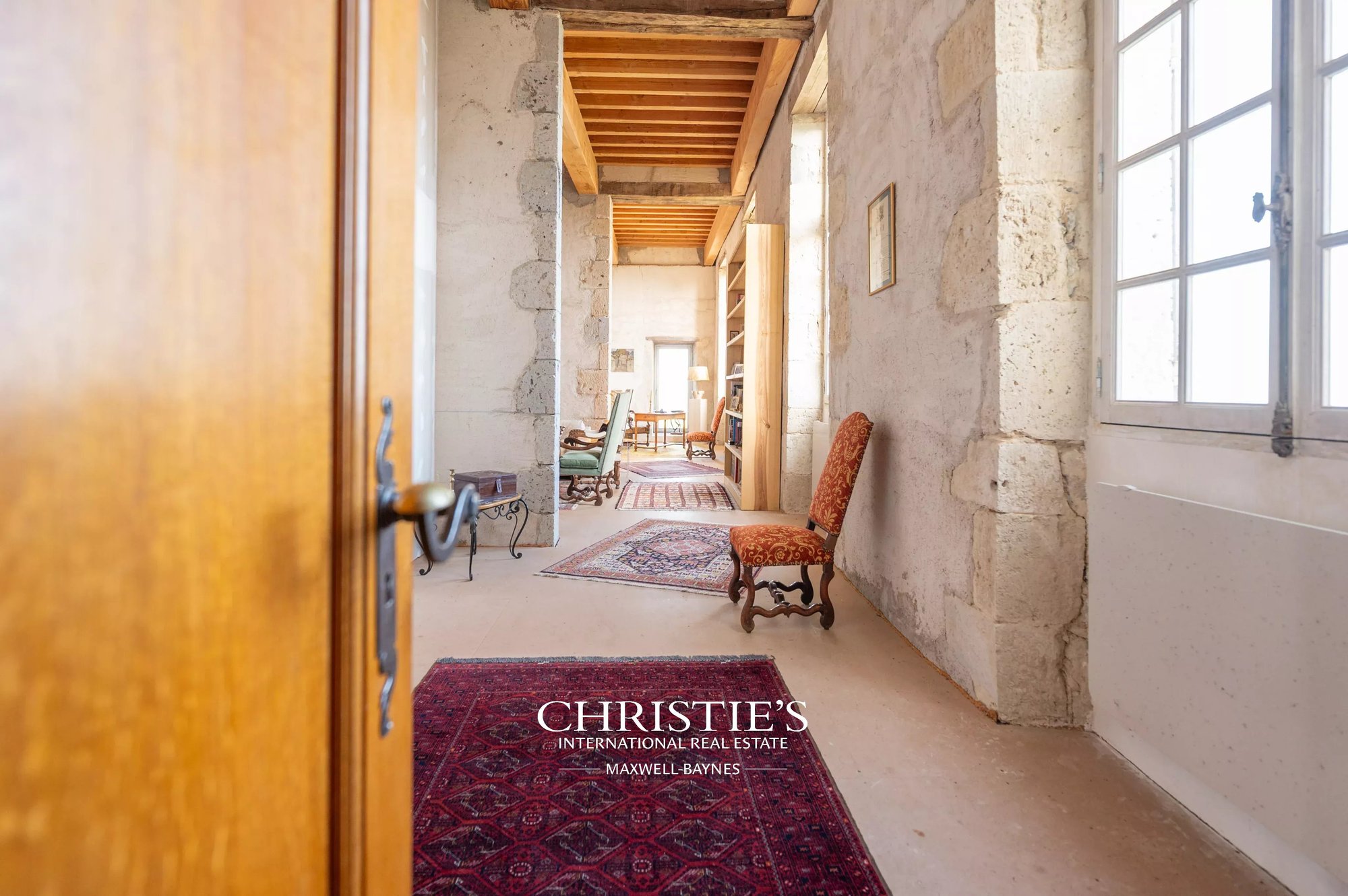 An Elegant 13th Century Château With Impressive Proportions And Its Guest House, Offering Panoramic