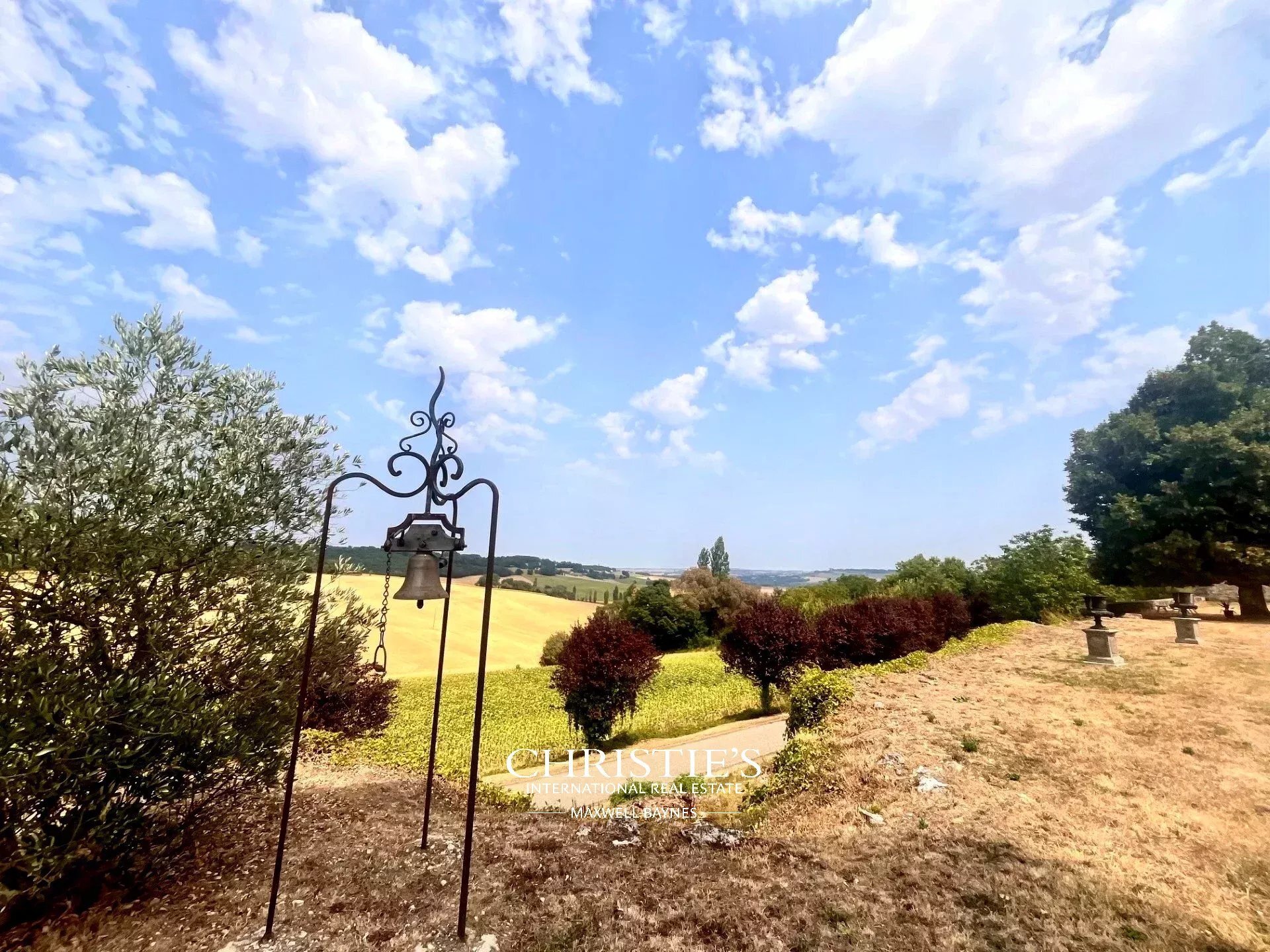 An Elegant 13th Century Château With Impressive Proportions And Its Guest House, Offering Panoramic