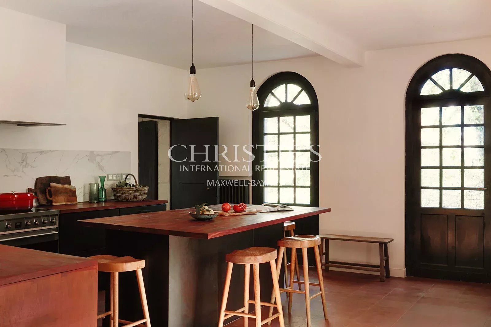 An Elegant XVII Ith Century Chateau Surrounded By Nature With C.12 Ha Of Land