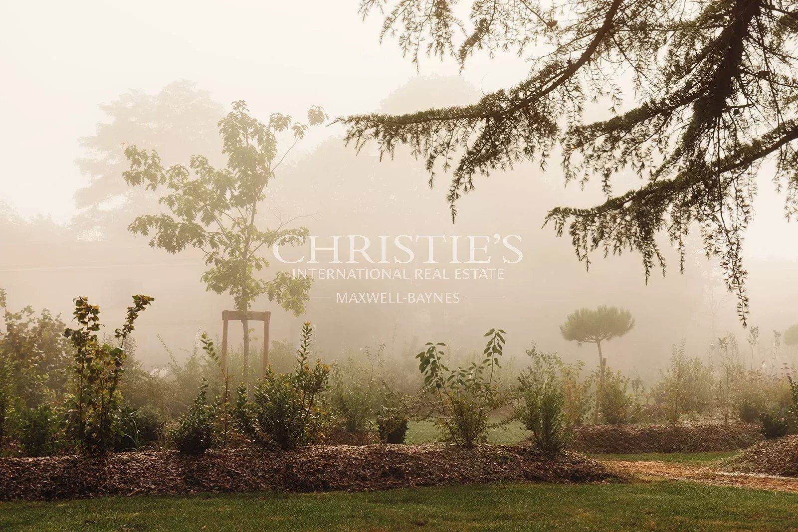 An Elegant XVII Ith Century Chateau Surrounded By Nature With C.12 Ha Of Land