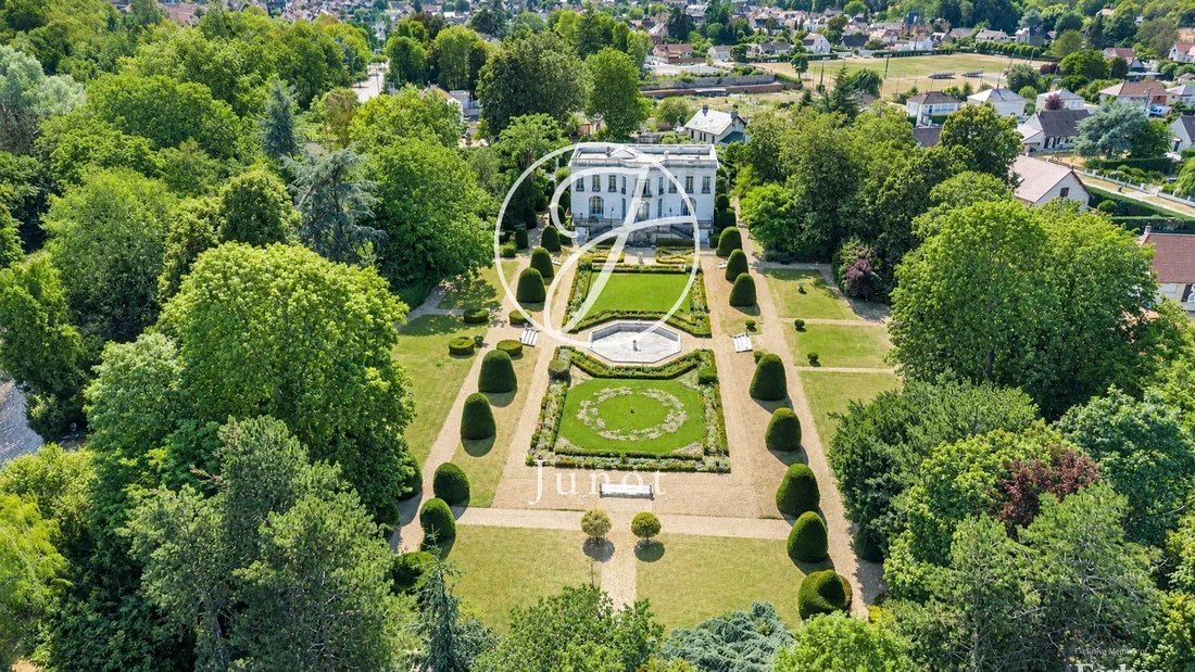Anet Eure Et Loir 515 Sqm. A Neoclassical Castle With 9 Bedrooms