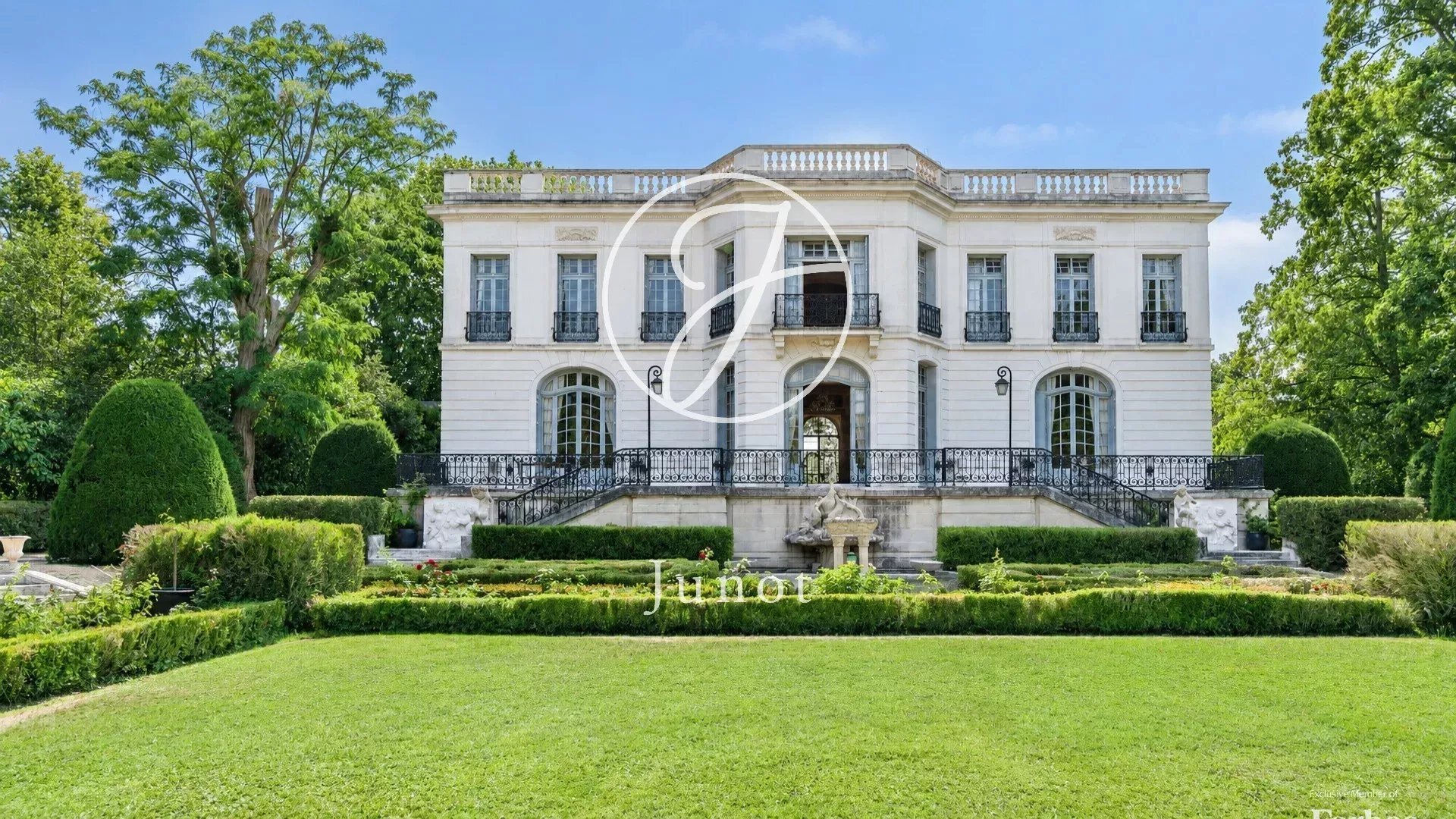 Anet Eure Et Loir 515 Sqm. A Neoclassical Castle With 9 Bedrooms