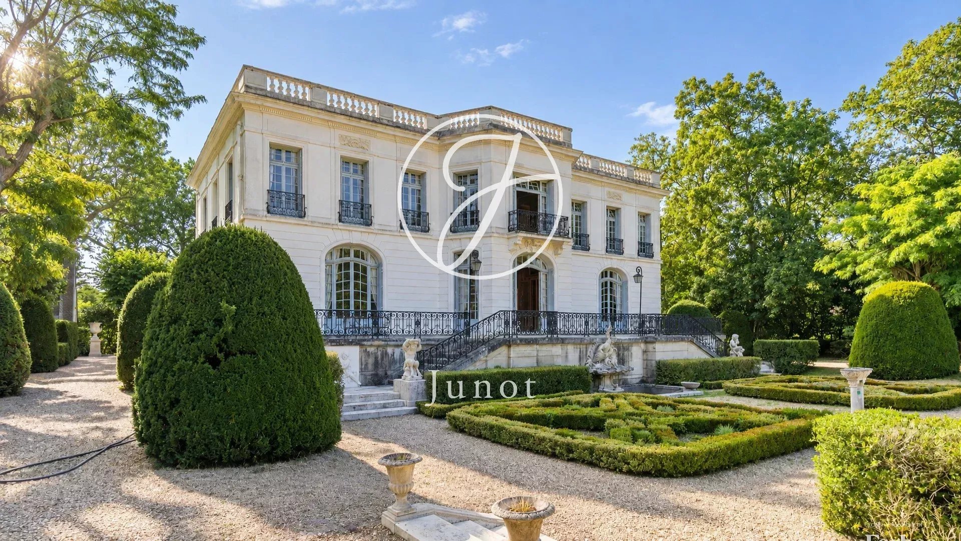 Anet Eure Et Loir 515 Sqm. A Neoclassical Castle With 9 Bedrooms