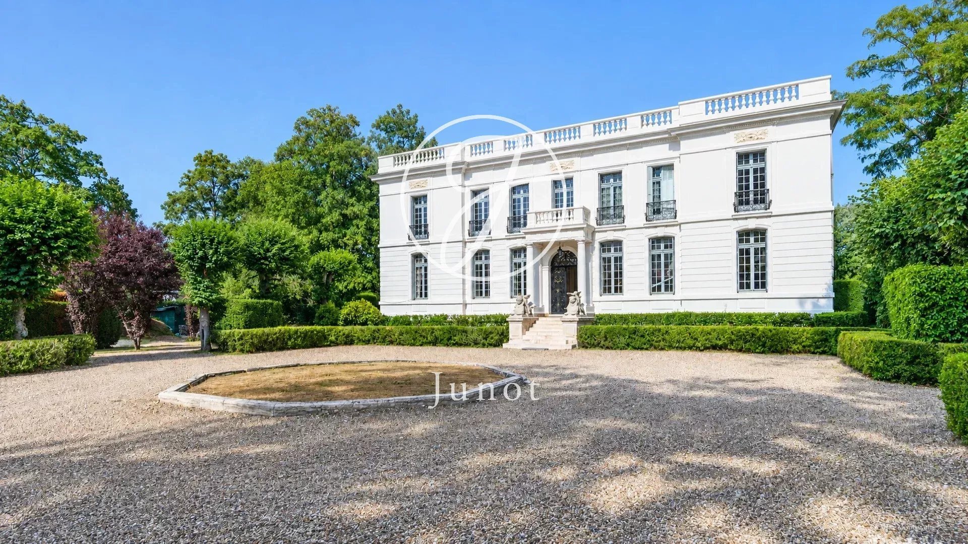 Anet Eure Et Loir 515 Sqm. A Neoclassical Castle With 9 Bedrooms