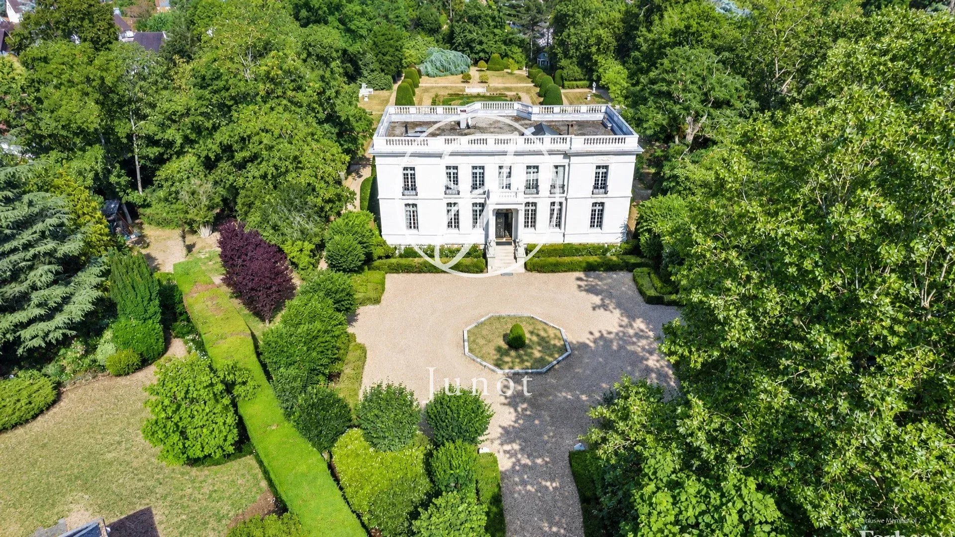 Anet Eure Et Loir 515 Sqm. A Neoclassical Castle With 9 Bedrooms
