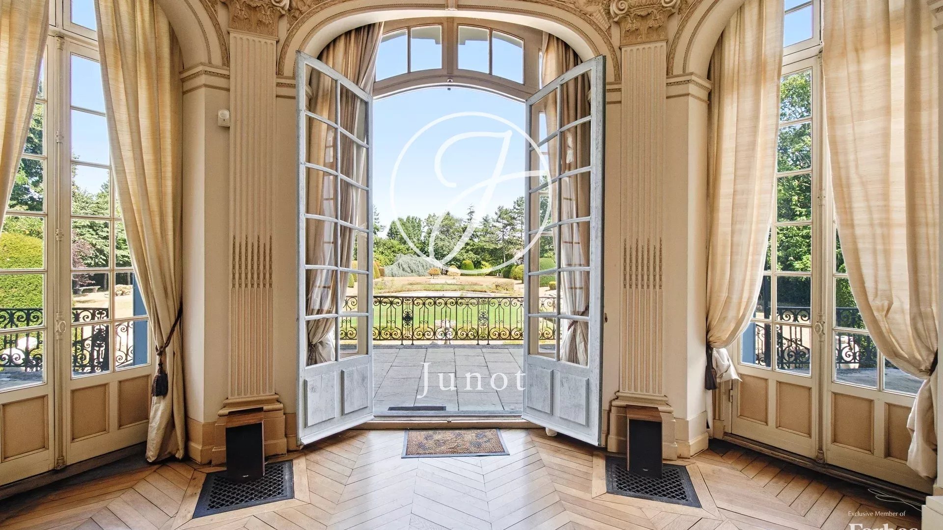 Anet Eure Et Loir 515 Sqm. A Neoclassical Castle With 9 Bedrooms
