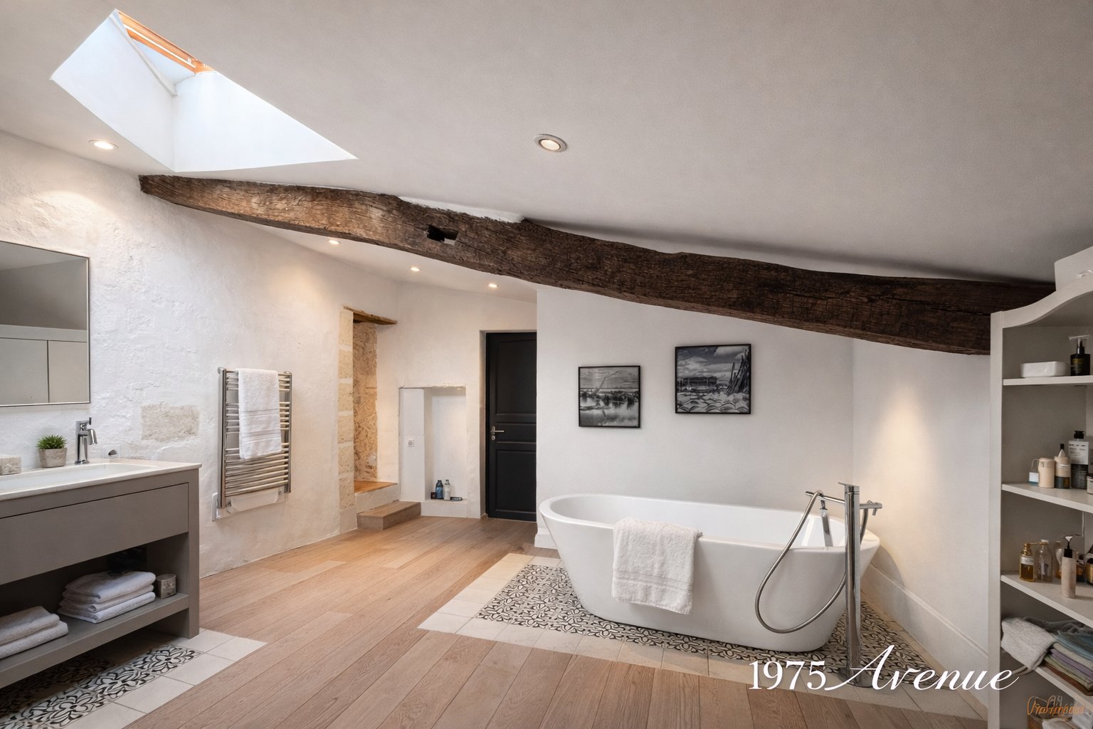 Bouliac, A Lovely Tuscan Style Property Of Approximately 600m² With 250m² Of Outbuildings, Featuring