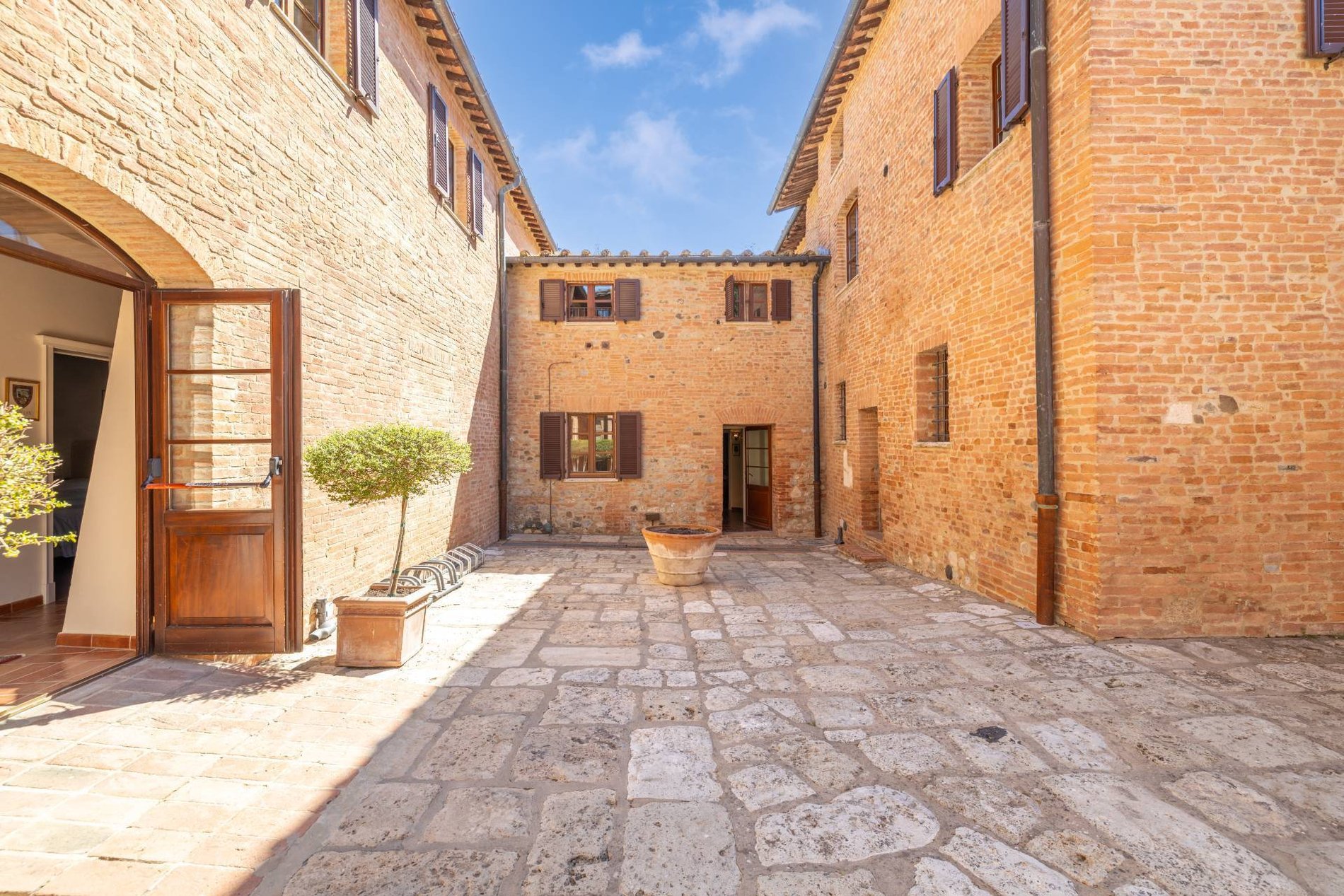 Castello In Vendita A Asciano
