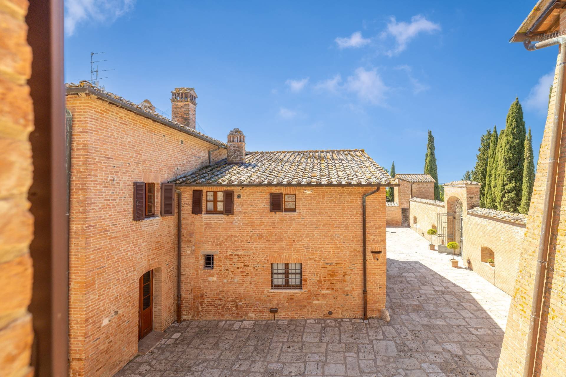 Castello In Vendita A Asciano