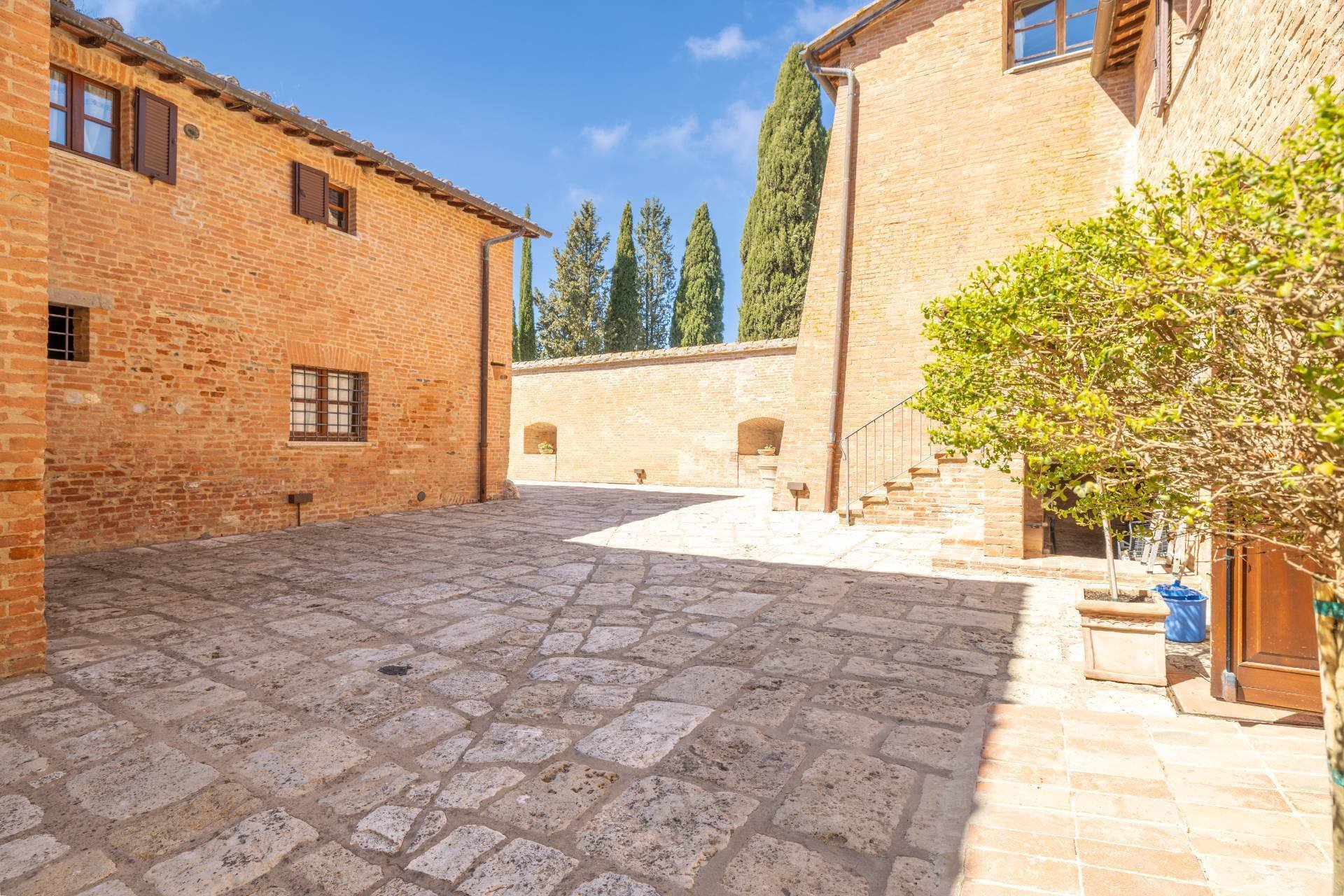 Castello In Vendita A Asciano