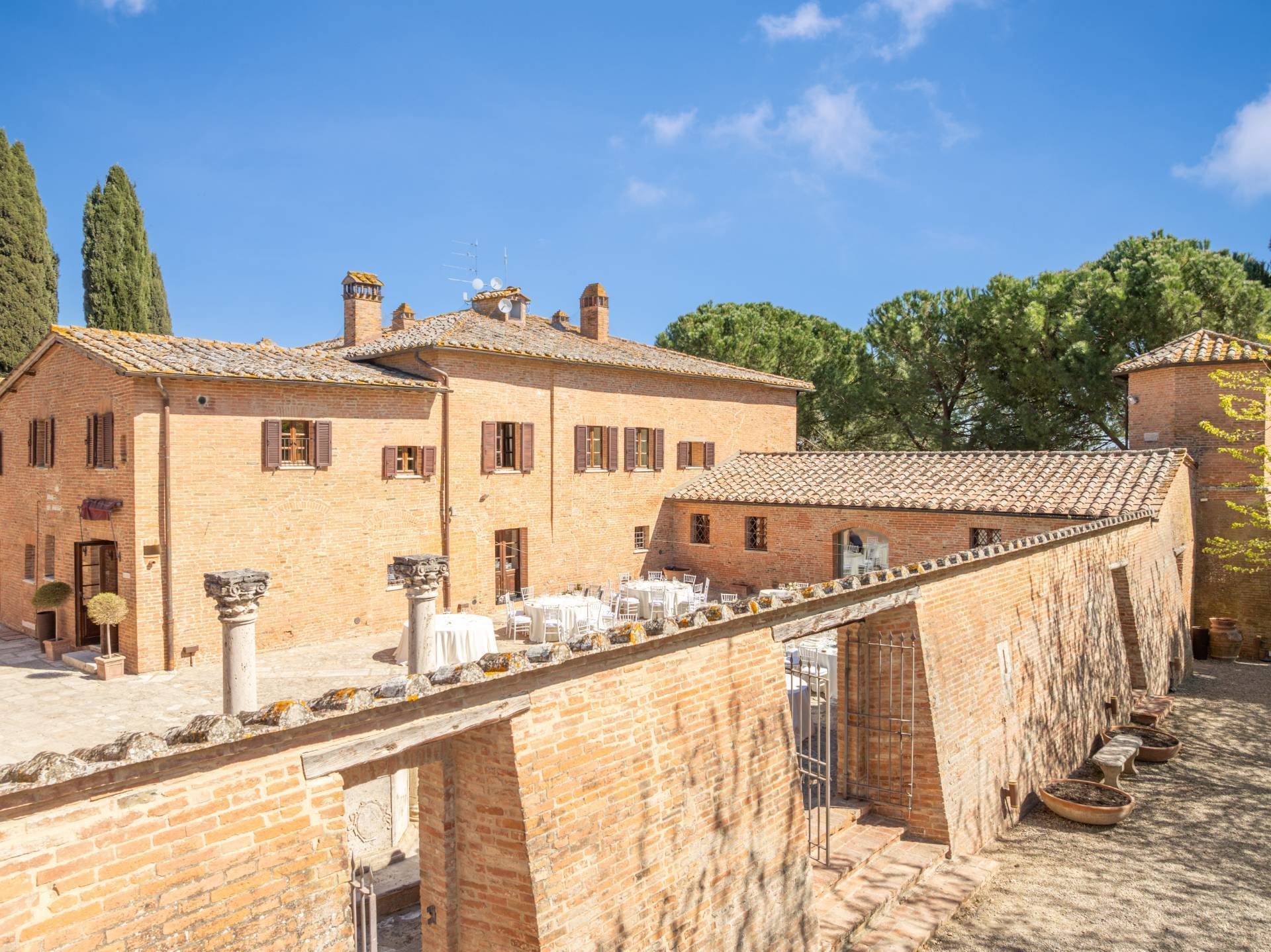 Castello In Vendita A Asciano