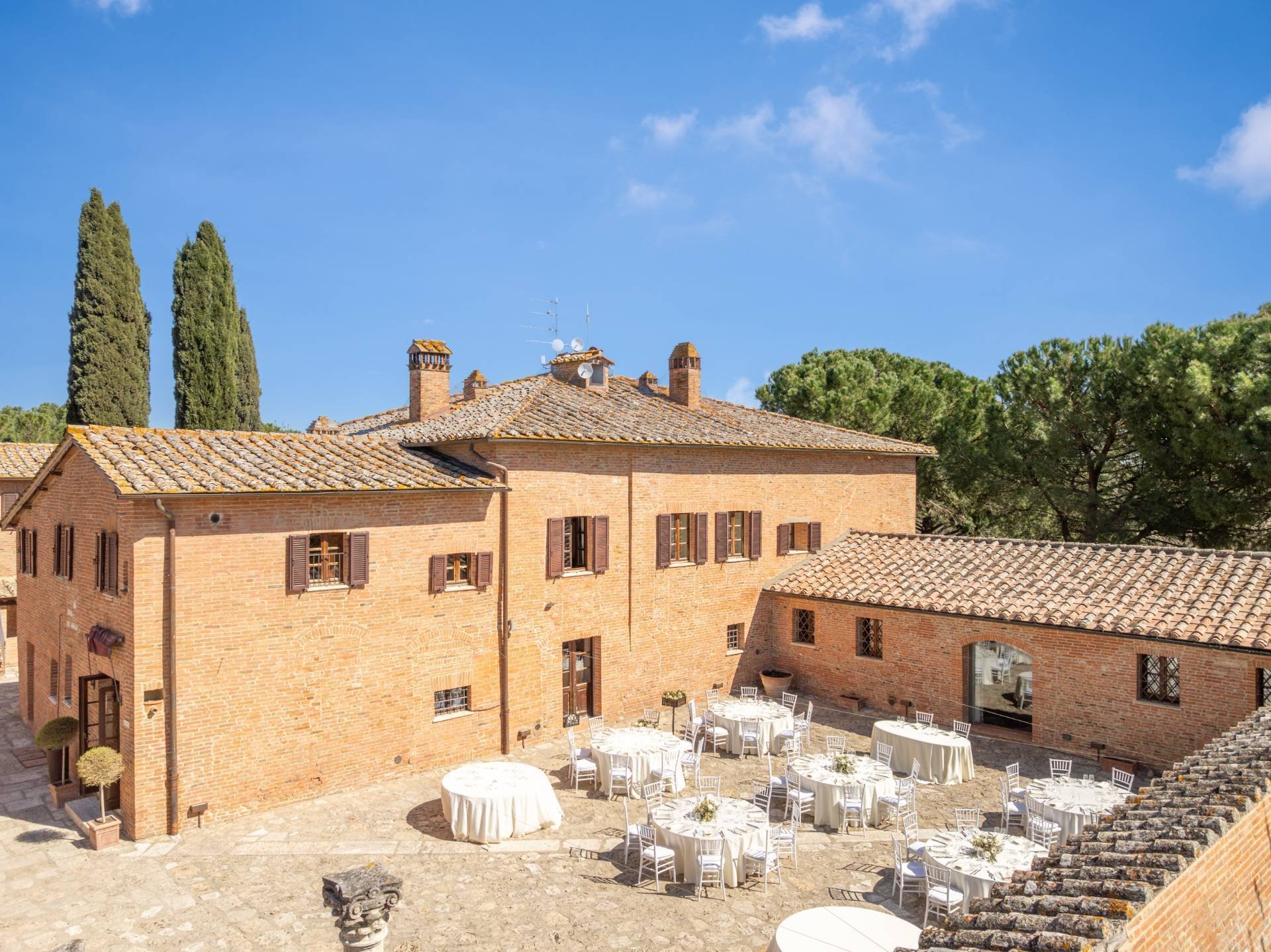 Castello In Vendita A Asciano