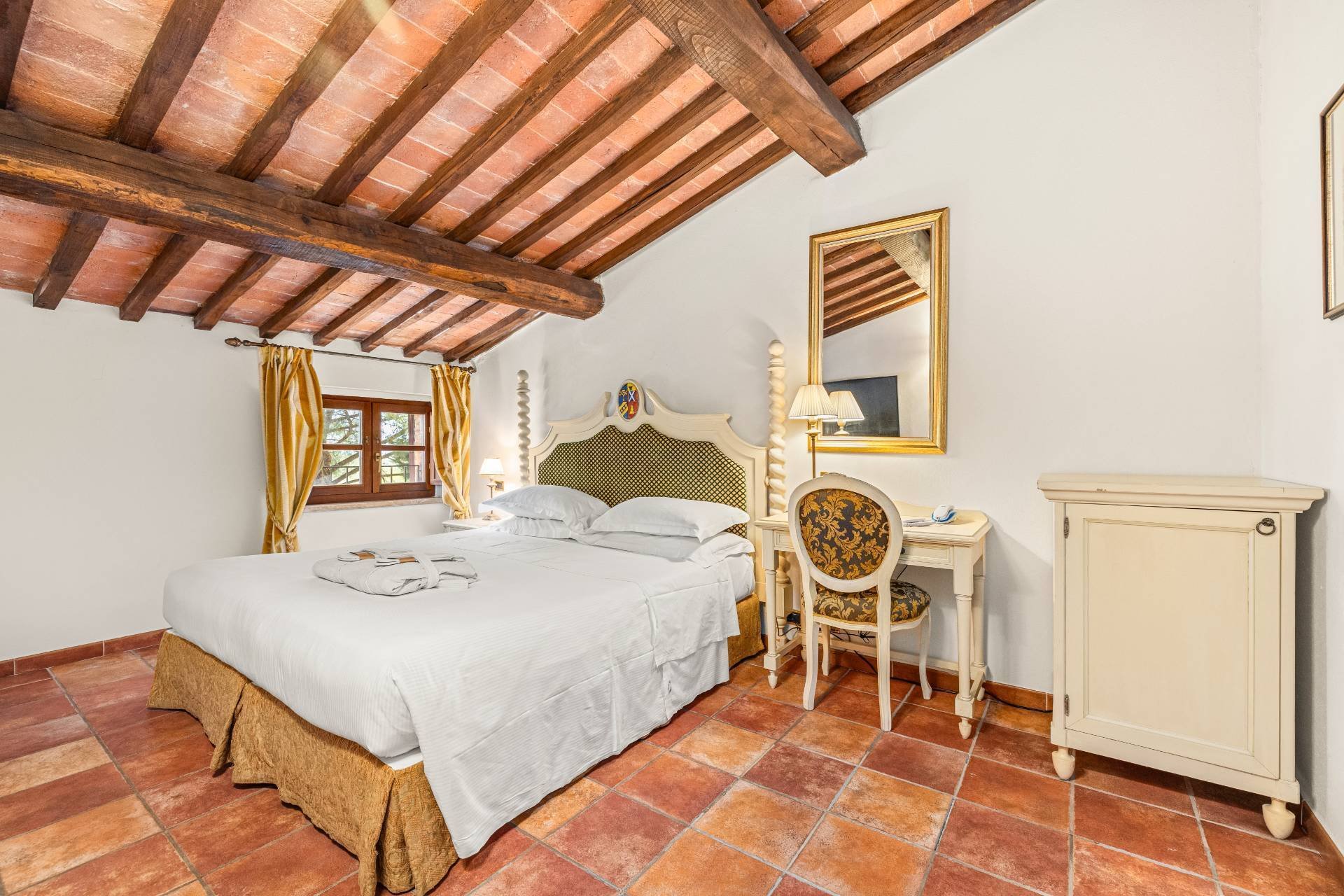 Castello In Vendita A Asciano