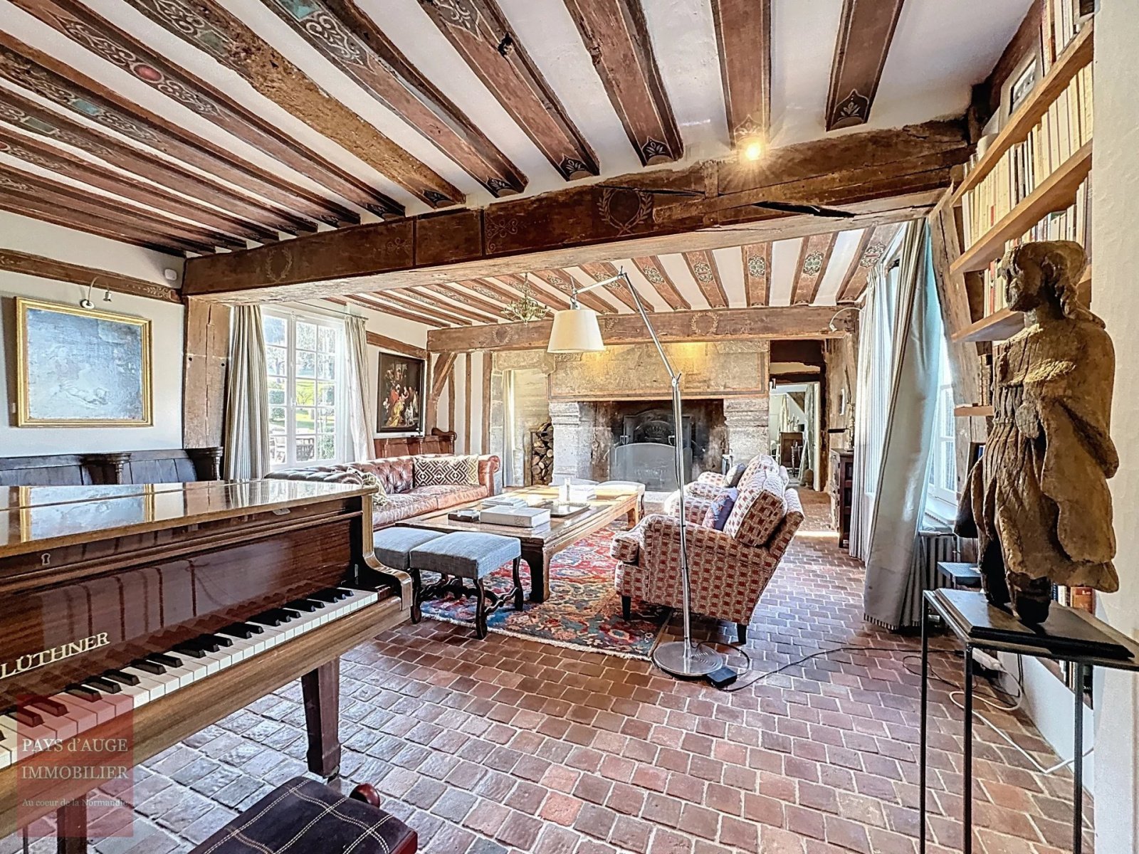 Castle 12 Room(s) 7 Bedroom(s) 400 M²