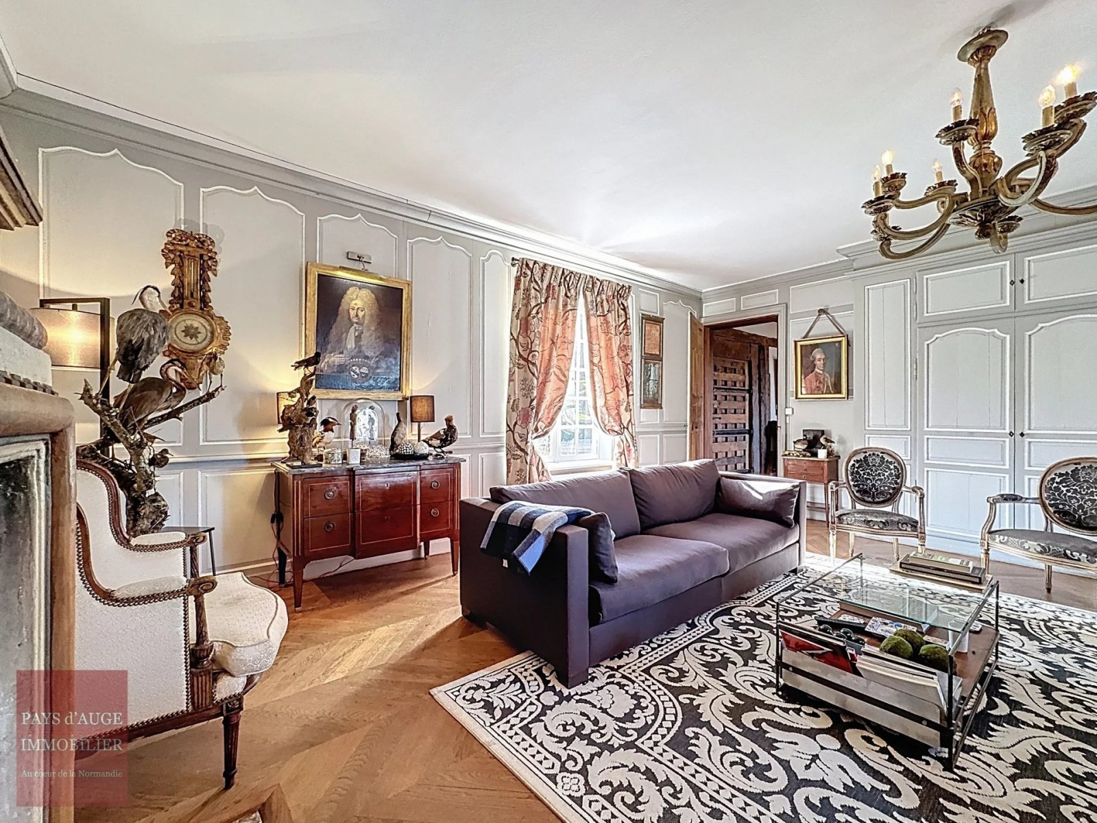 Castle 12 Room(s) 7 Bedroom(s) 400 M²
