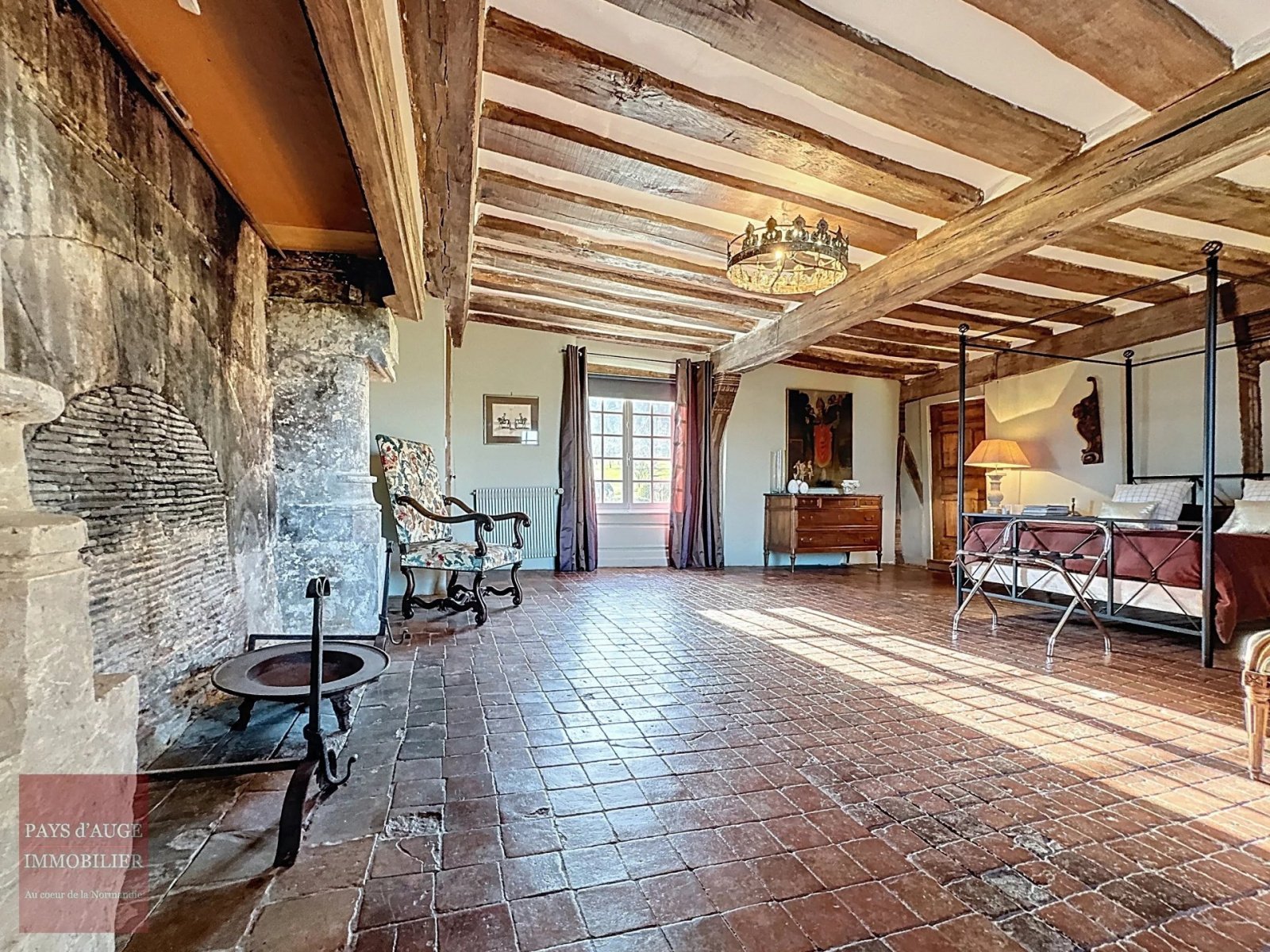 Castle 12 Room(s) 7 Bedroom(s) 400 M²