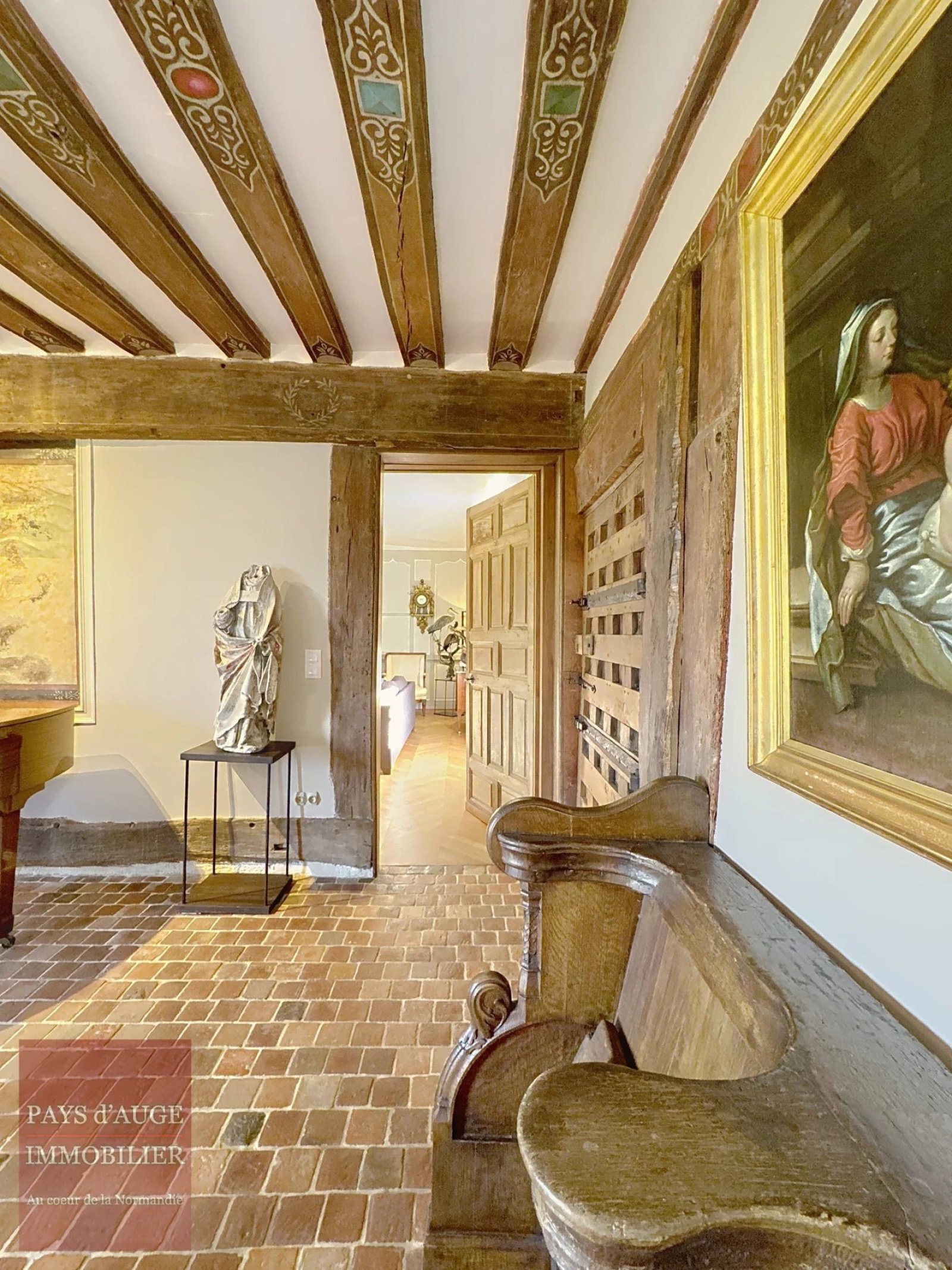 Castle 12 Room(s) 7 Bedroom(s) 400 M²
