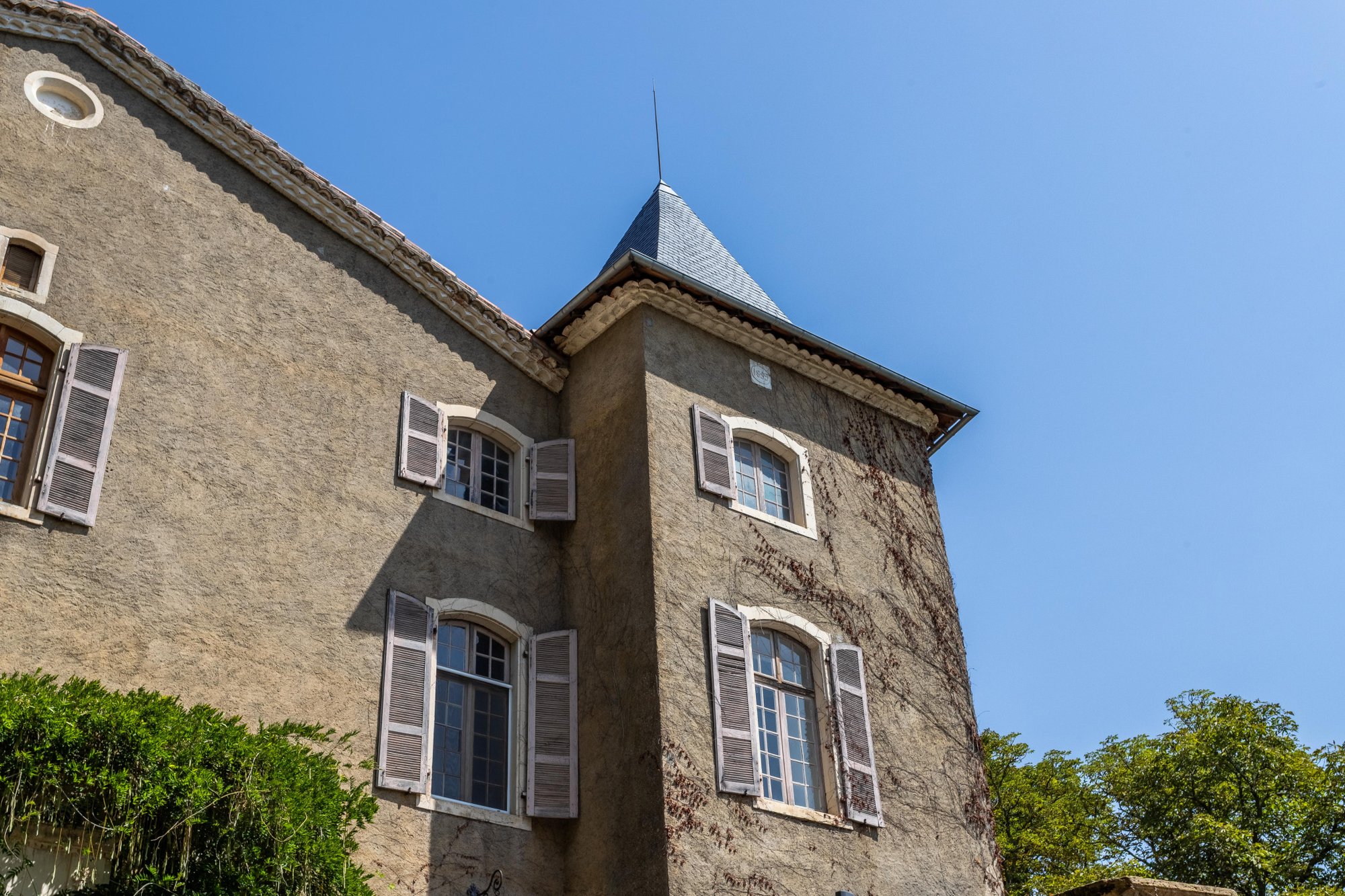 Castle A Magnificent Location And Breathtaking Interiors