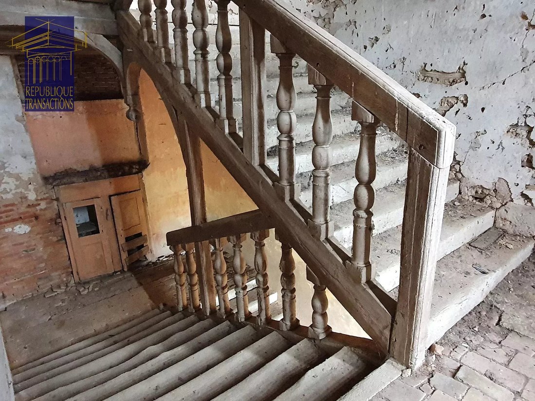 Castle To Renovate
