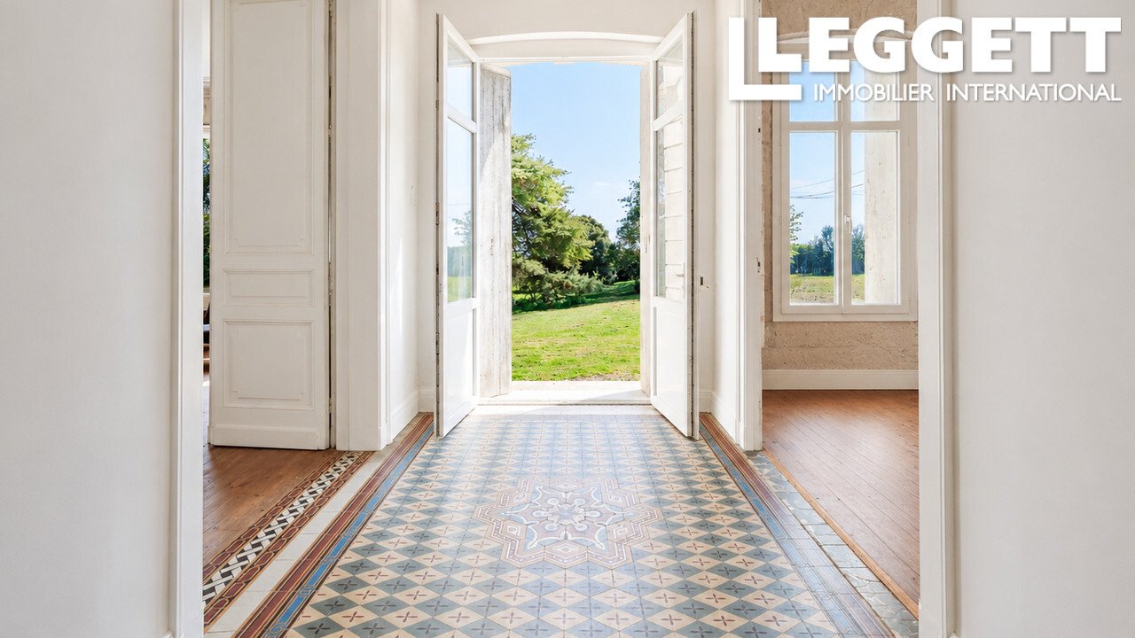 Château – 24 Hectare Estate