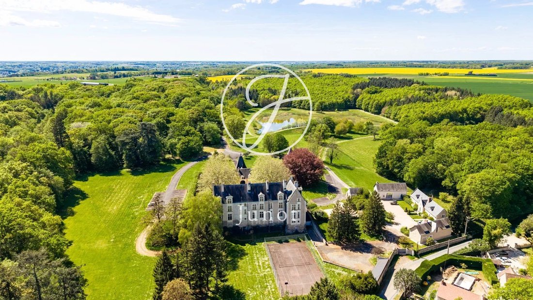 Château Amboise 2100.0 Sqm 24 Bedrooms - 3