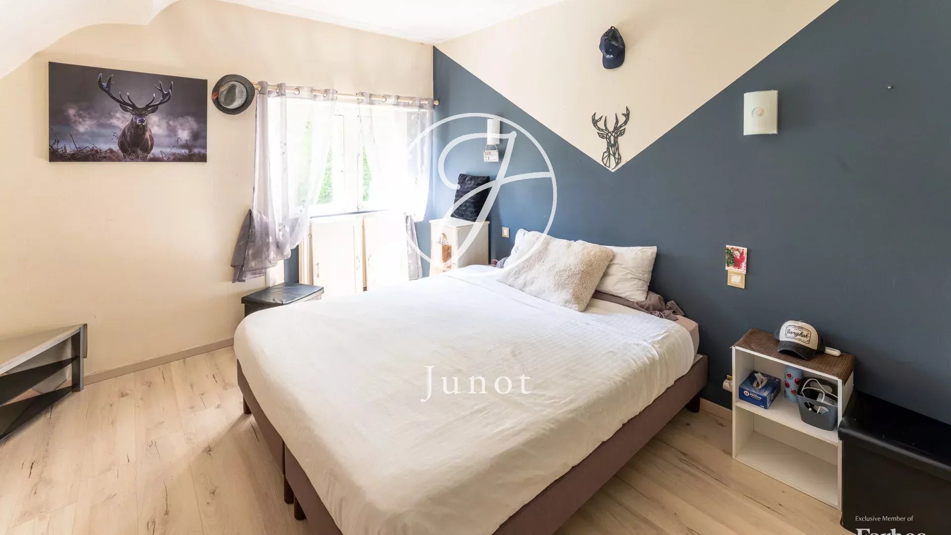 Château Amboise 2100.0 Sqm 24 Bedrooms