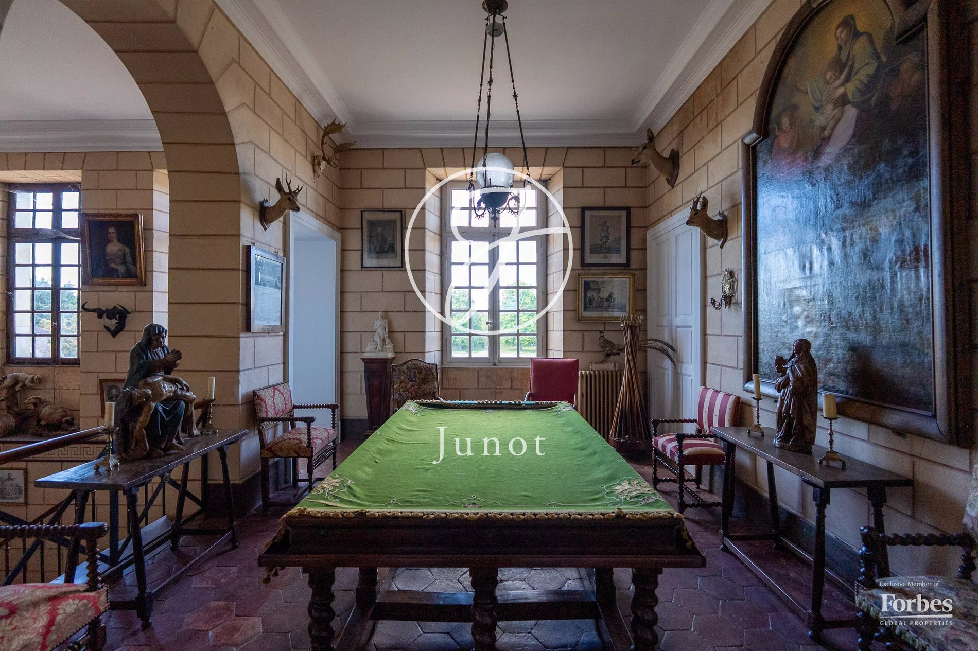 Château Bourges 500.0 Sqm 6 Bedrooms