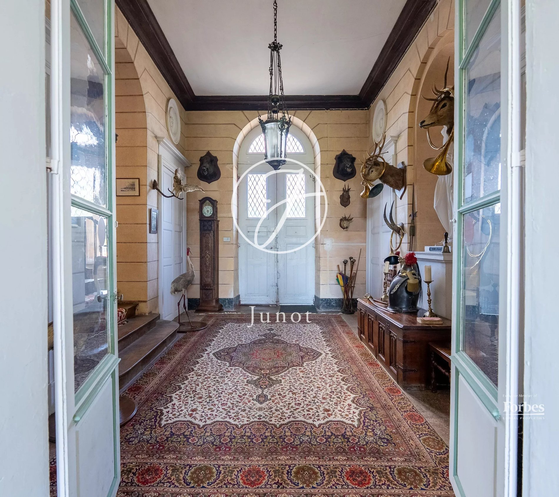 Château Bourges 500.0 Sqm 6 Bedrooms