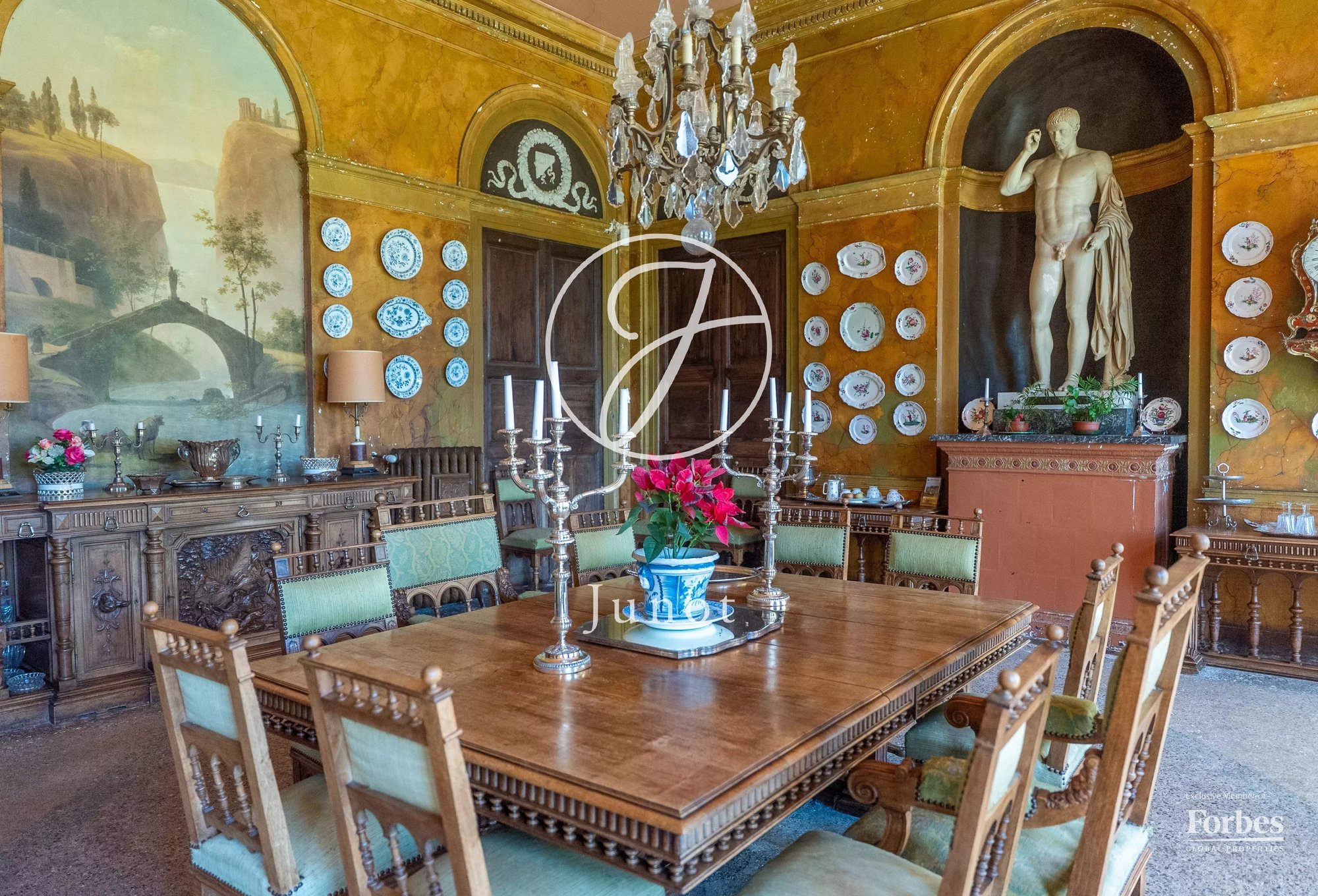 Château Bourges 500.0 Sqm 6 Bedrooms