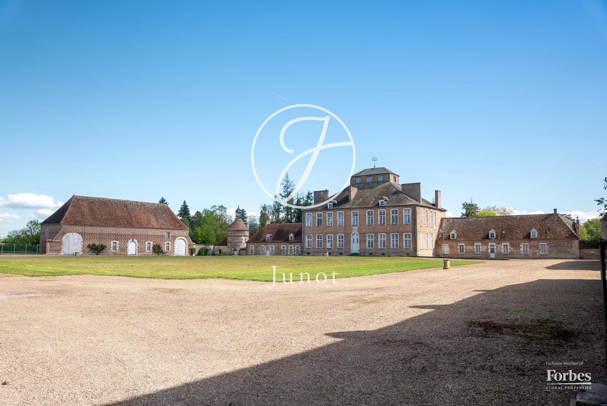 Château Bourges 500.0 Sqm 6 Bedrooms