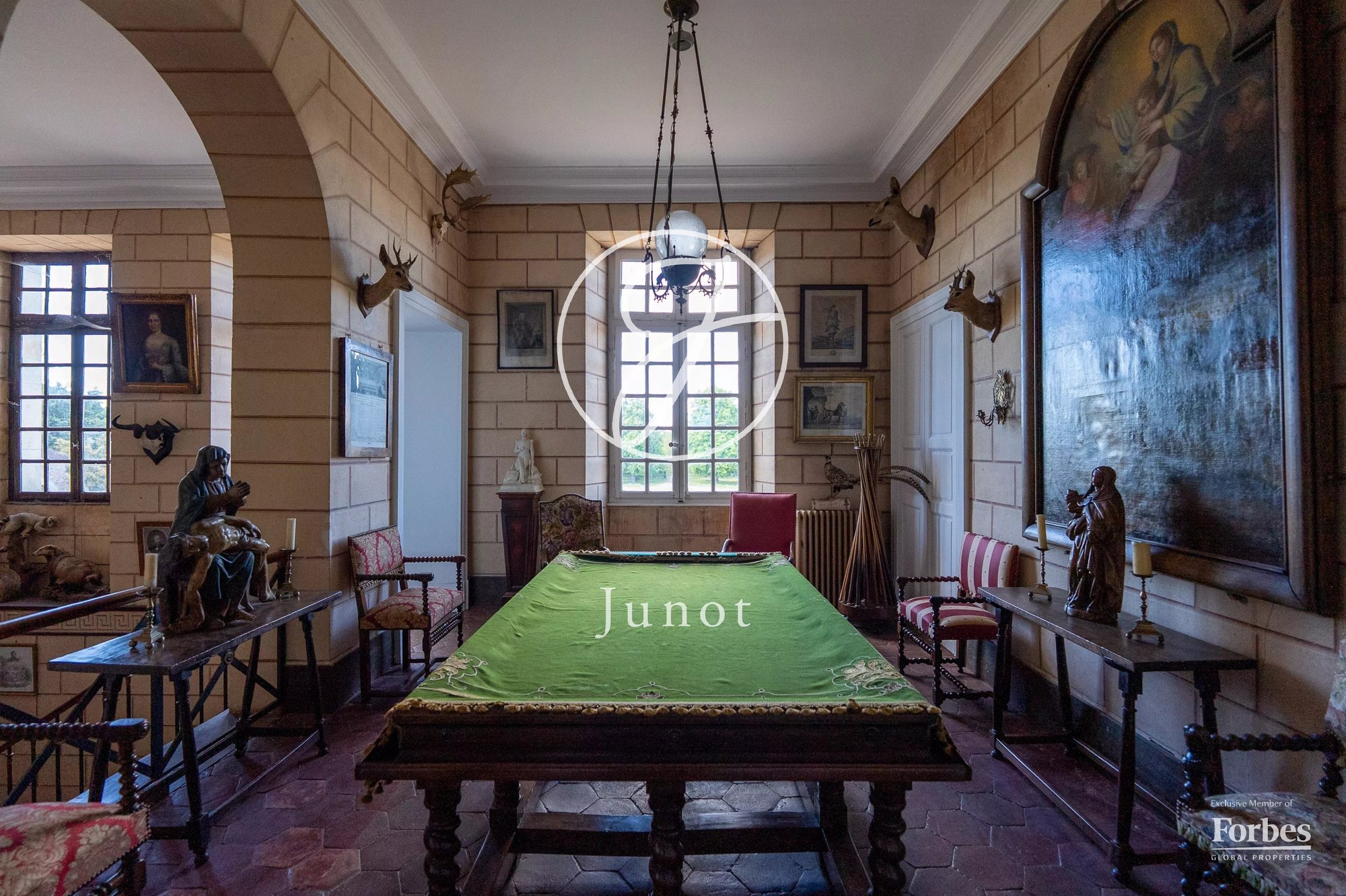 Château Bourges 500.0 Sqm 6 Bedrooms